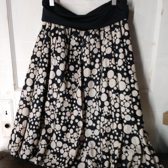 Carol Little Flair Skirt- Size M - Circles Design - Picture 1 of 6